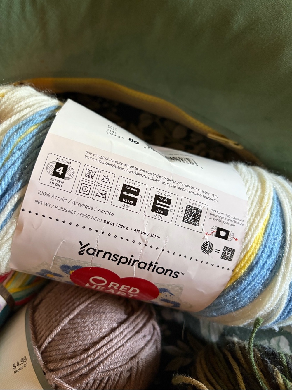 Acrylic Value Yarn Bundle - Picture 3 of 12